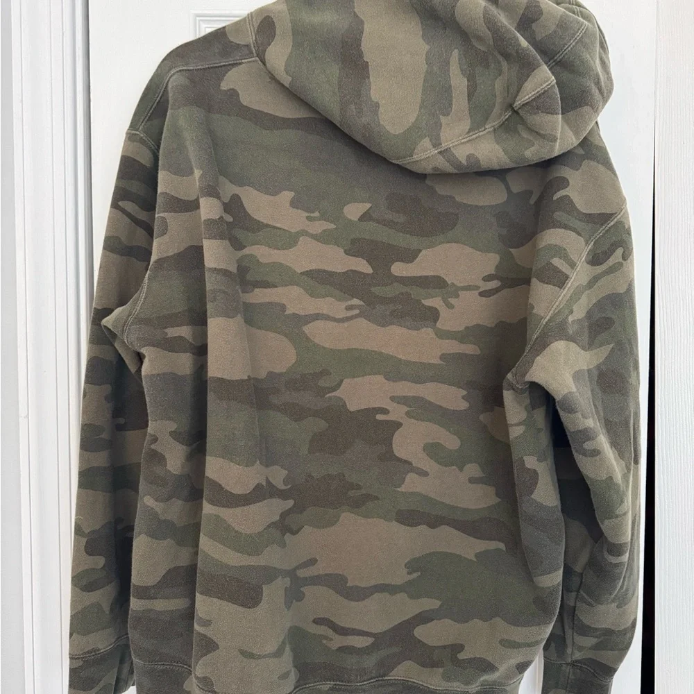 Blake Shelton Camouflage Hoodie - Picture 3 of 5